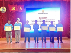 Liên đoàn lao động huyện Hàm Thuận Bắc nhận khen thưởng từ LĐLĐ tỉnh Bình Thuận